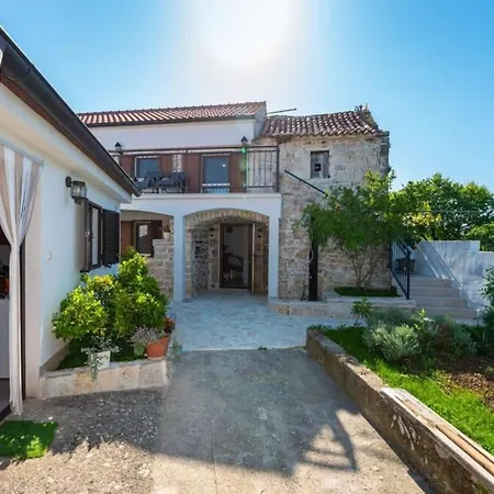 Tatil Evi With Jacuzzi - By Ta Leut Agency